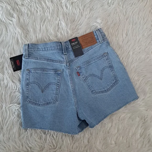 Levi's Ribcage shorts size 28 - Picture 5 of 6